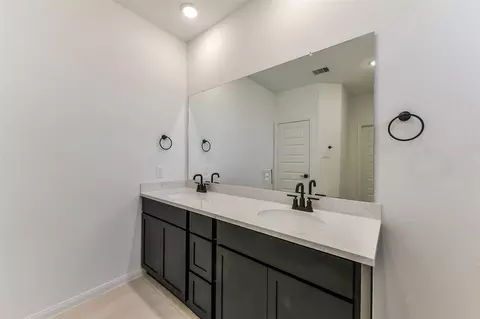Bath - 4221 Red Cedar Ring Ln, Pinehurst, TX 77362 photo 2 of 7