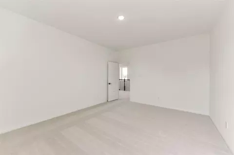 Bedroom - 4221 Red Cedar Ring Ln, Pinehurst, TX 77362 photo 8 of 9