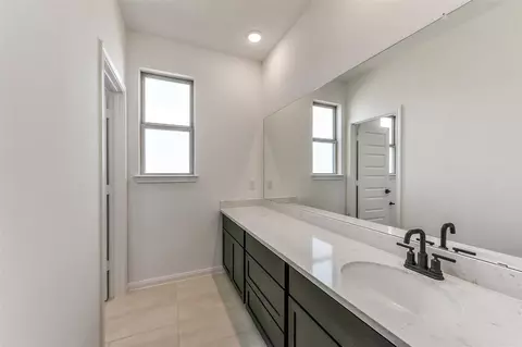 Bath - 4221 Red Cedar Ring Ln, Pinehurst, TX 77362 photo 6 of 7