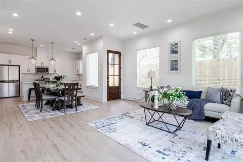 6814 Burkett St, Houston, TX 77021