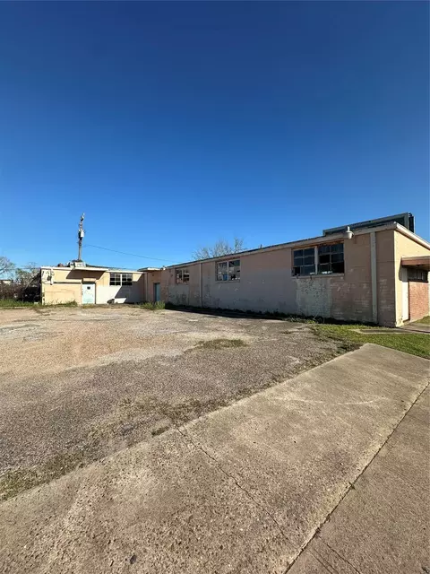 8243 Telephone Rd, Houston, TX 77061