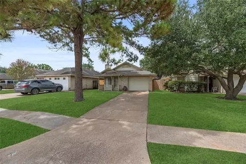8622 Ashlawn Dr, Houston, TX 77083