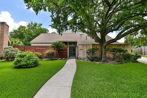 11519 Rocky Bend Dr, Houston, TX 77077