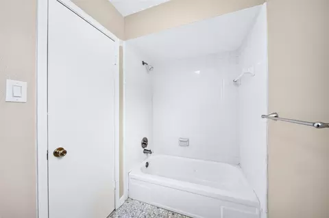 Bath - 6507 Spring Leaf Dr, Spring, TX 77379 photo 6 of 7