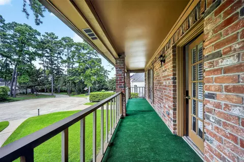 Exterior - 6507 Spring Leaf Dr, Spring, TX 77379 photo 2 of 10