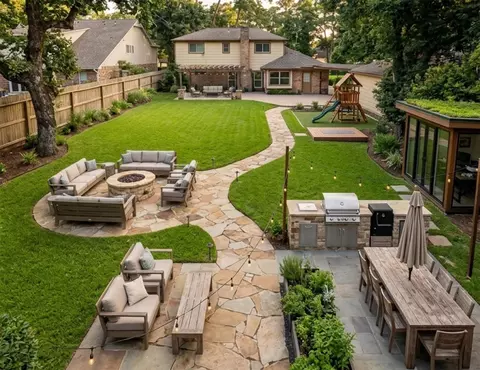 Exterior - 6507 Spring Leaf Dr, Spring, TX 77379 photo 7 of 10