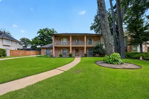 Exterior - 6507 Spring Leaf Dr, Spring, TX 77379 photo 4 of 10