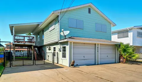 439 Pompano St, Bayou Vista, TX 77563