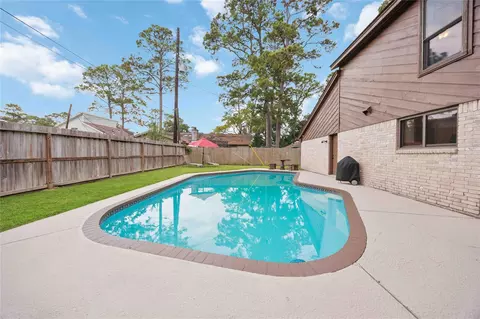 7310 Hickory Ln, Baytown, TX 77521