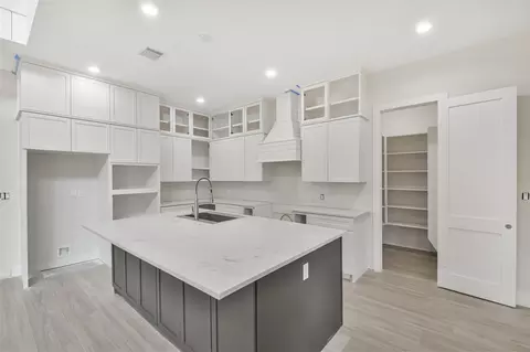 40 Trellis Ct, Conroe, TX 77304