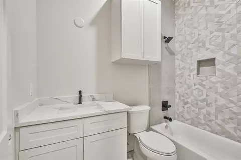 Bath - 40 Trellis Ct, Conroe, TX 77304 photo 3 of 3