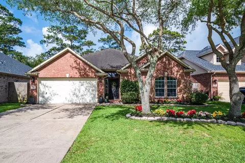 3748 Armand Dr, Dickinson, TX 77539