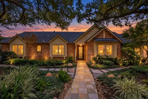 2911 Fontana Dr, Houston, TX 77043