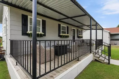 2207 Bunton Dr, El Campo, TX 77437
