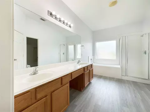 Bath - 2910 Lemmingham Dr, Spring, TX 77388 photo 3 of 5