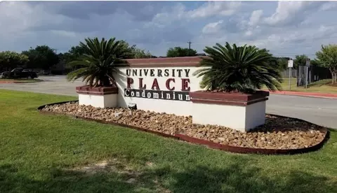 517 Southwest Pkwy #302, College Station, TX 77840