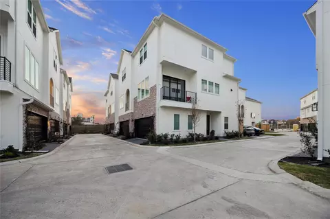 3067 Hicks St, Houston, TX 77007