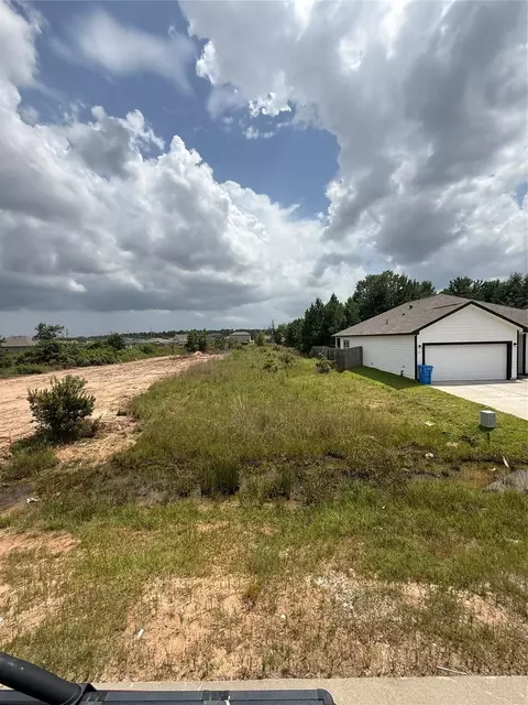 307 Road 5102, Cleveland, TX 77327