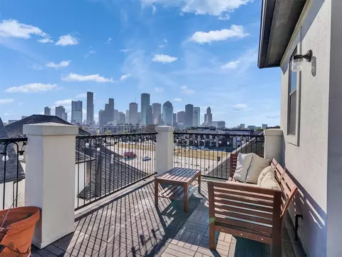 1877 Dart St, Houston, TX 77007