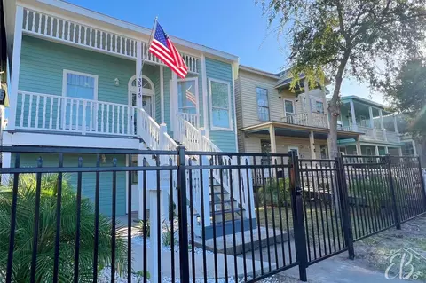3515 Winnie St, Galveston, TX 77550