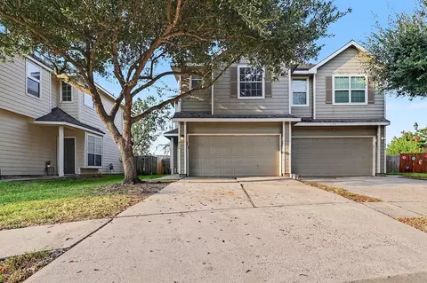 6304 Stoney Creek Dr, Pasadena, TX 77503