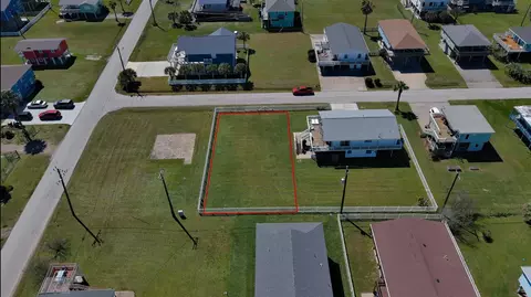 4223 Liberty Dr, Galveston, TX 77554