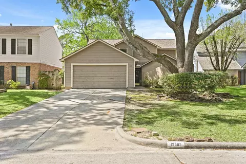 19507 Gamble Oak Dr, Humble, TX 77346