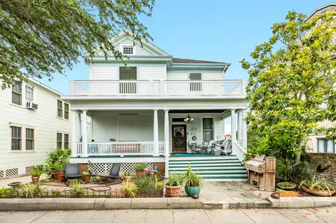 1619 Sealy St, Galveston, TX 77550