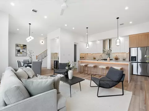 1517 Mckee St, Houston, TX 77009