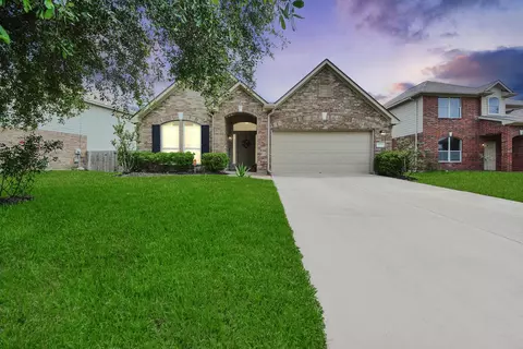 1326 Auburn View Ln, Fresno, TX 77545