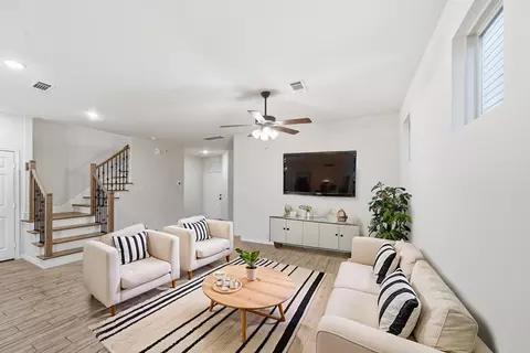 8663 Cedardale Park Dr, Houston, TX 77063