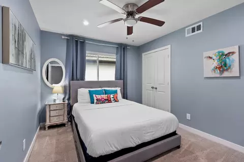5651 Ludington Dr, Houston, TX 77035