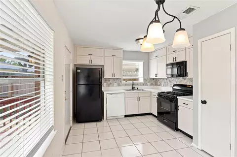 Kitchen - 22906 Sherioaks Ln, Spring, TX 77389 photo 1 of 2