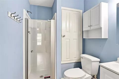 Bath - 22906 Sherioaks Ln, Spring, TX 77389 photo 1 of 4