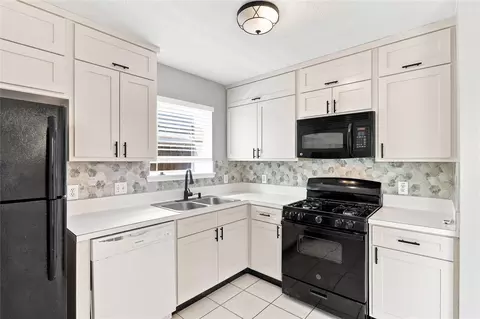 Kitchen - 22906 Sherioaks Ln, Spring, TX 77389 photo 2 of 2