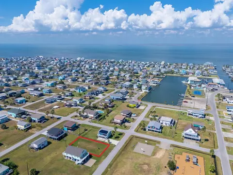 4034 Liberty Dr, Galveston, TX 77554