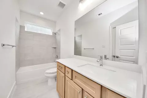 Bath - 3038 Native Spring Dr, Spring, TX 77373 photo 5 of 7