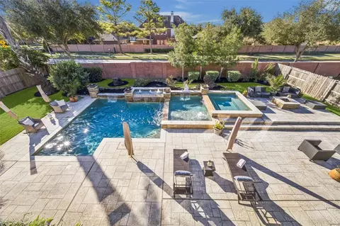2504 Baywater Canyon Dr, Pearland, TX 77584