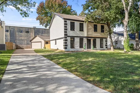16015 Southampton Dr, Spring, TX 77379 photo 1