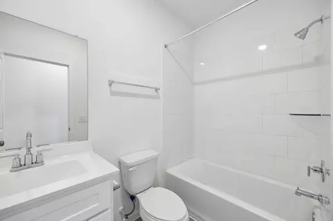 Bath - 15023 Rustic Moon Rd, Conroe, TX 77302 photo 2 of 2