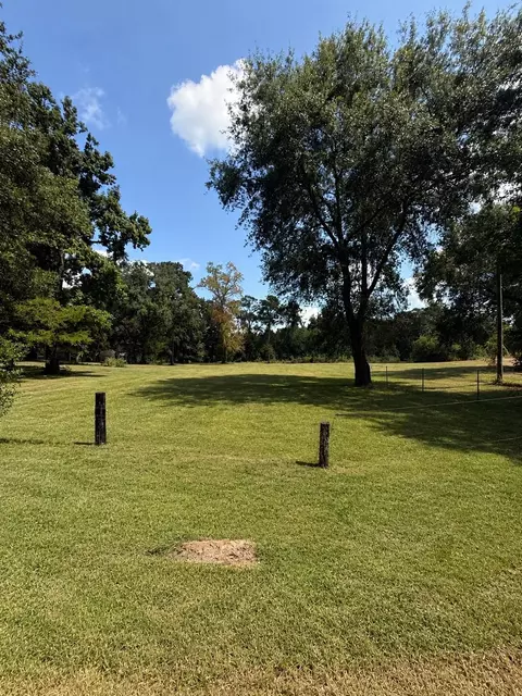 178 Midway Rd, Cleveland, TX 77328