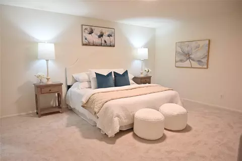 624 S Ripple Creek Dr #624, Houston, TX 77057