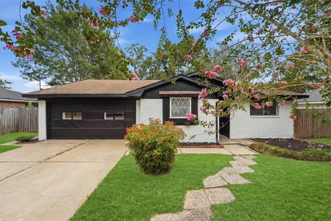 719 Cherry Valley Dr, Huffman, TX 77336