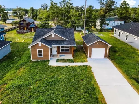 220 Red Bud Ln, Onalaska, TX 77360