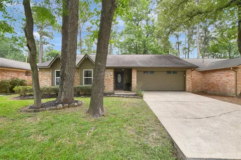 106 N Woodstock Circle Dr, The Woodlands, TX 77381