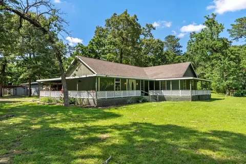 41 Hall Dr N, Montgomery, TX 77316