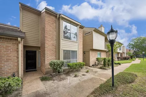 11840 Barryknoll Ln #8, Houston, TX 77024