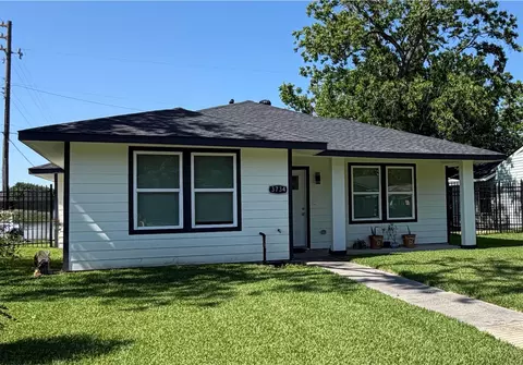 3734 Yellowstone Blvd, Houston, TX 77021