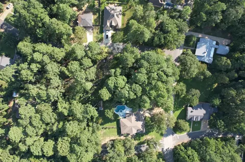 145 Broadmoor Dr, Huntsville, TX 77340