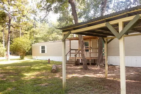 8916 Lakeside Dr, Plantersville, TX 77363